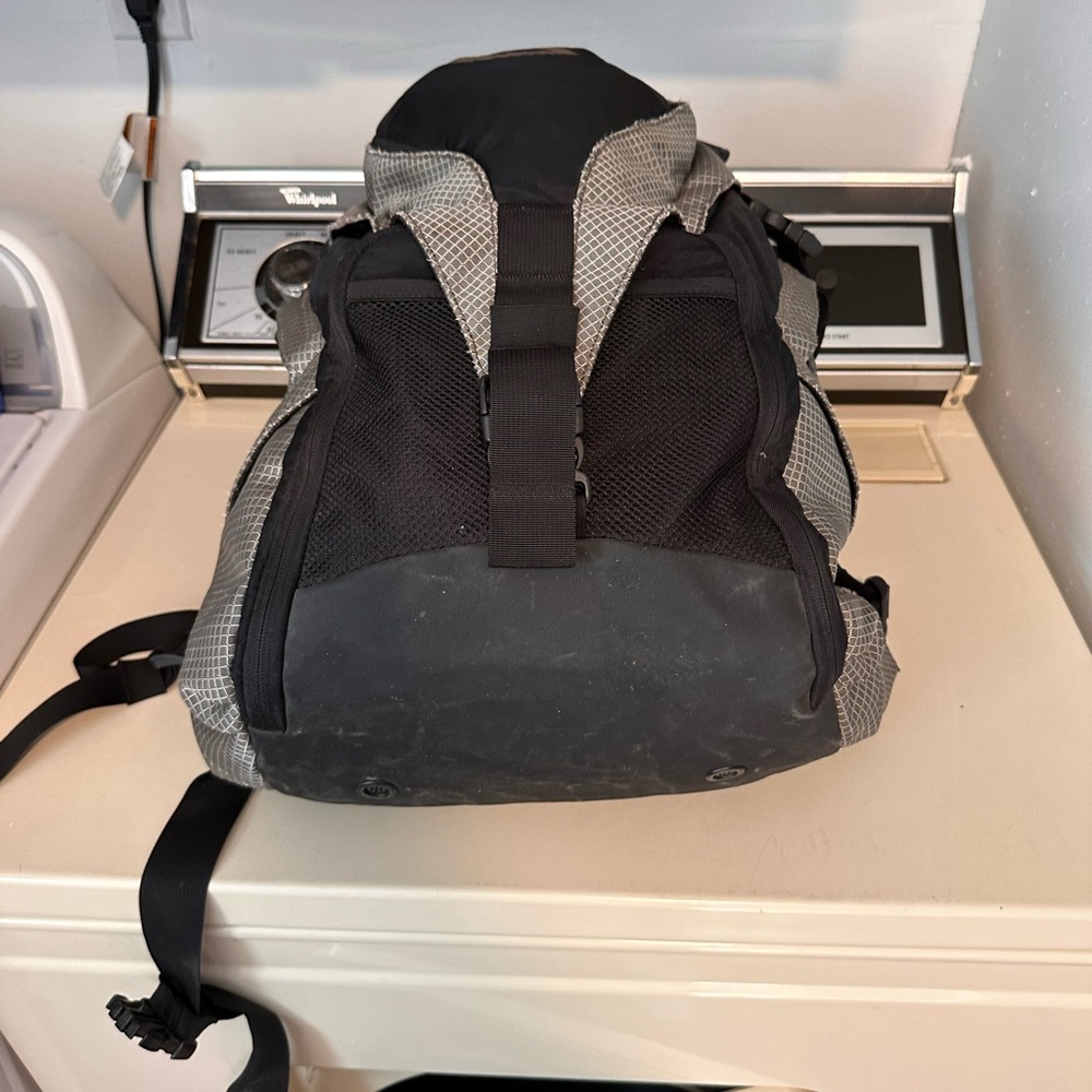 Oakley Back pack - Picture 9 of 16